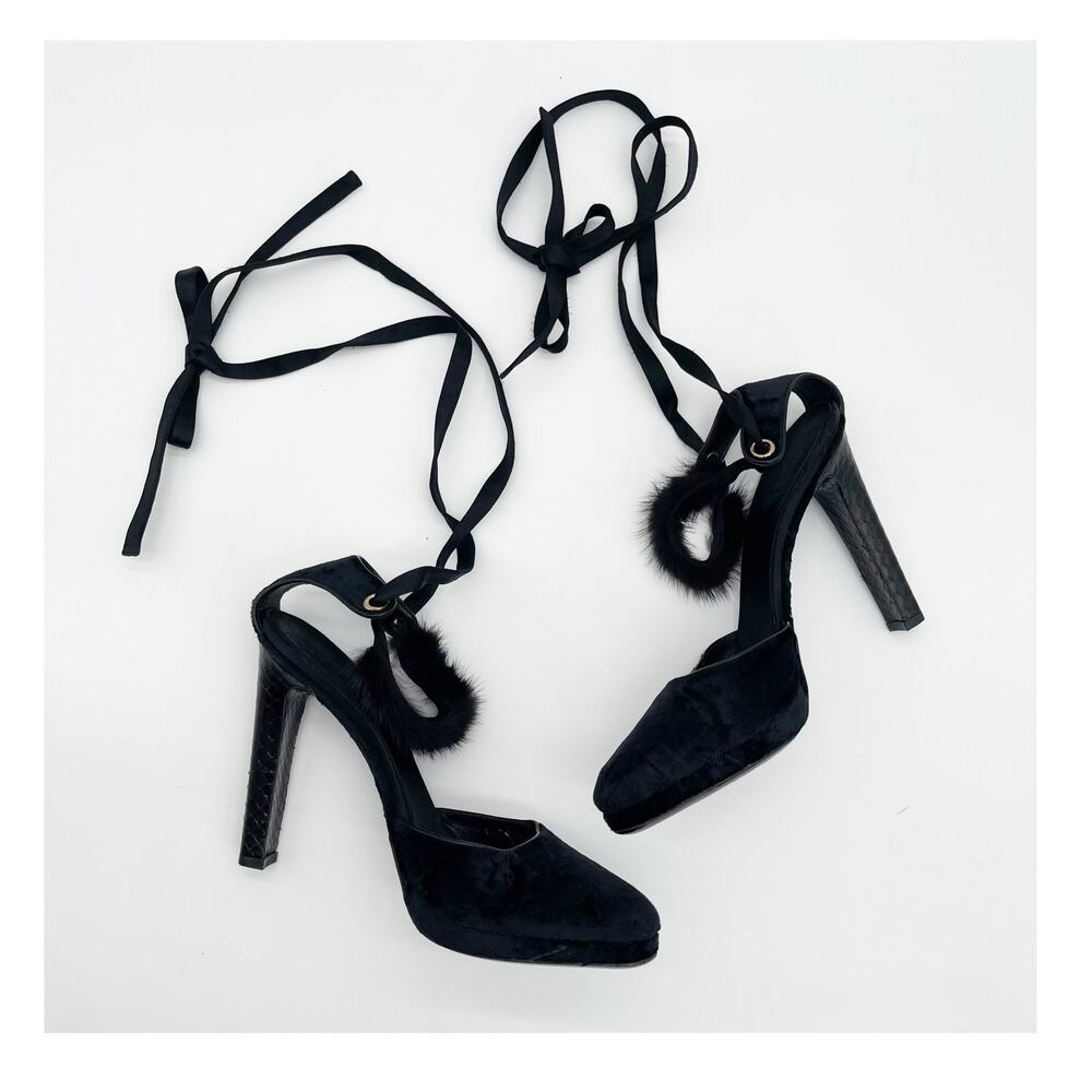 Gucci Fall 2004 Runway Tom Ford Black Velvet Mink Fur Wrap Python Heels US 10B